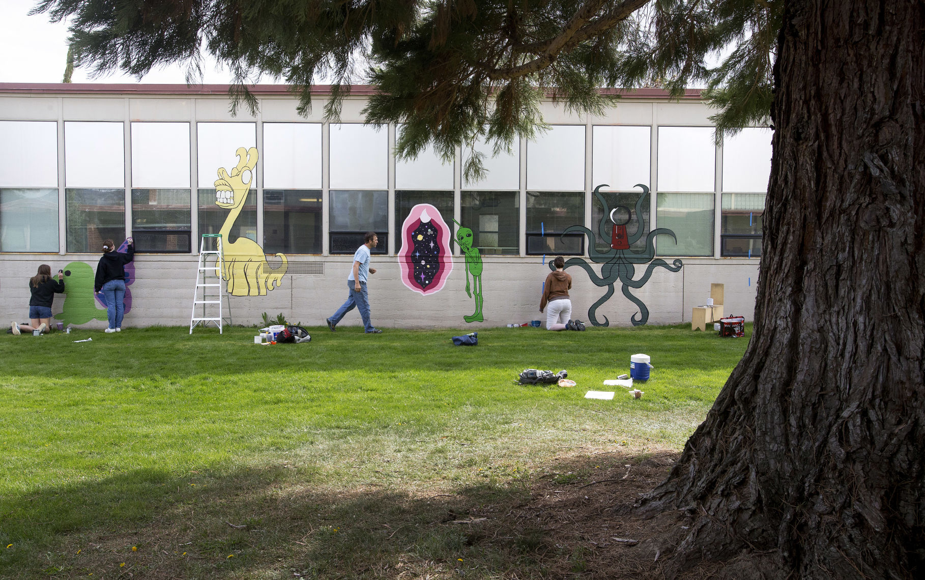 190508-newslocal-streetartclass 01.JPG